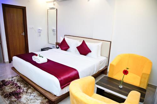 room detail thumbnail 1