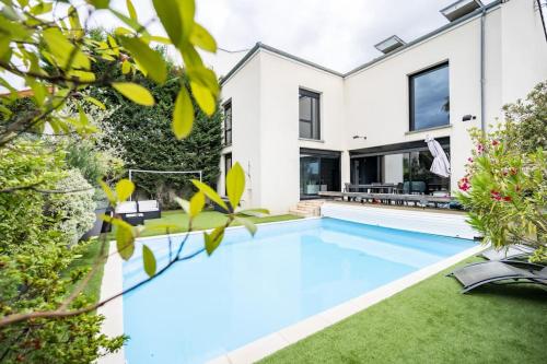 Villa avec piscine - 12mn Paris - Location, gîte - Colombes