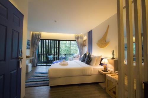 The Blue Pearl Kata Hotel