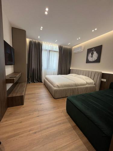 Lux Stay, Tirana