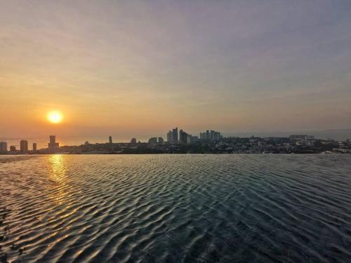 Infinity Pool at Pattaya Posh