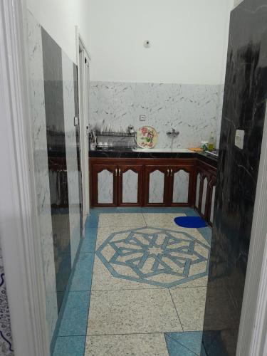 Kitchen, Appartement du lux tres propre bien equipe in Quartier El Mansour