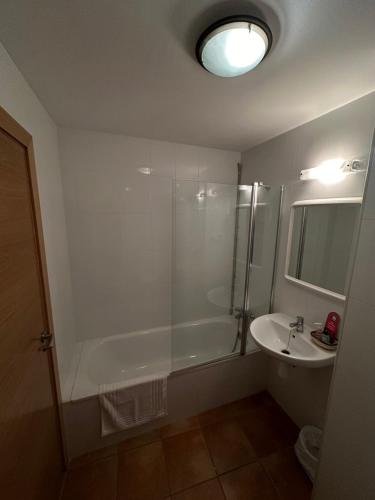 Hostal Centre Del Montsec in Llimiana