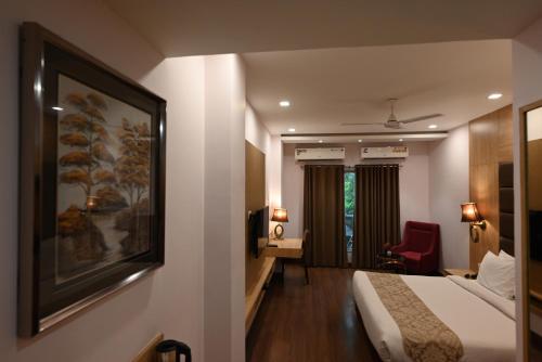 โรงแรมลิตเติ้ลเชฟ (Little Chef Hotel) in กานปุระ