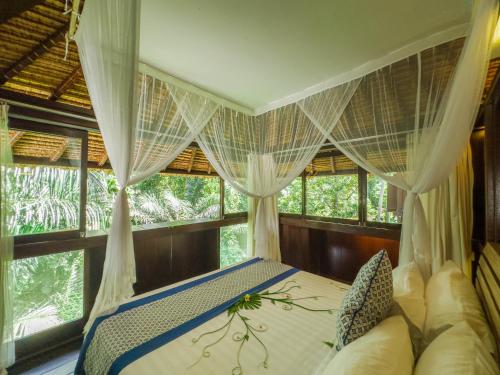 One-Bedroom Cottage with Garden View and Free Benefits image 7
