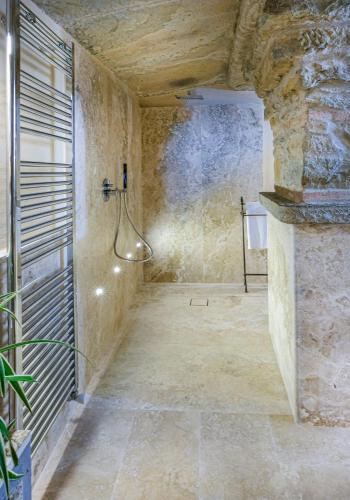554057107 Il Falconiere Relais & Spa