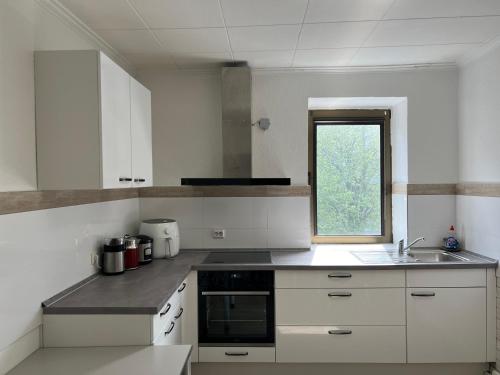 Cocina, Bequemes Zimmer in moderner Unterkunft My Pension Duisburg in Duisburg