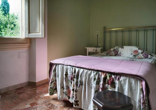 Florence Medici Residenza Serragli - Tap to explore photos