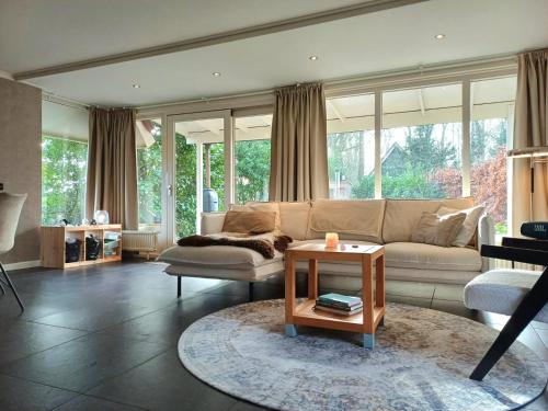Fijn vakantiehuis op de golfbaan met eigen sauna! in Winterswijk Henxel