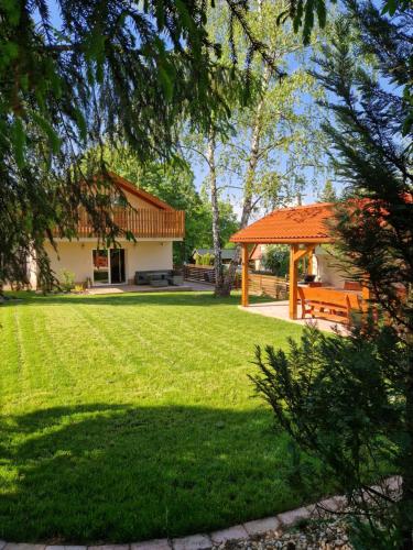 Exterior view, Banki Vendeghaz in Bank