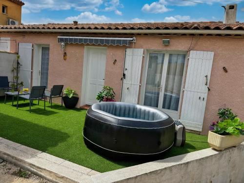 Maison & SPA Parking, terrasse et jardin - Location saisonnière - Marseille