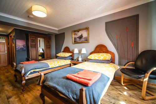 2 twin beds