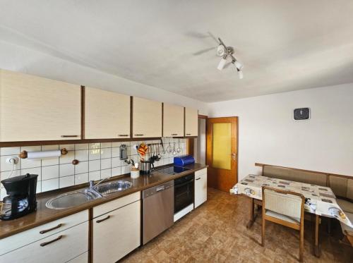 Konyha, Fischers Ferienwohnung in Meinhard