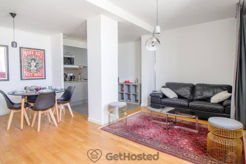 Panoramic View of Paris - Charming flat - GetHosted - Location saisonnière - Paris