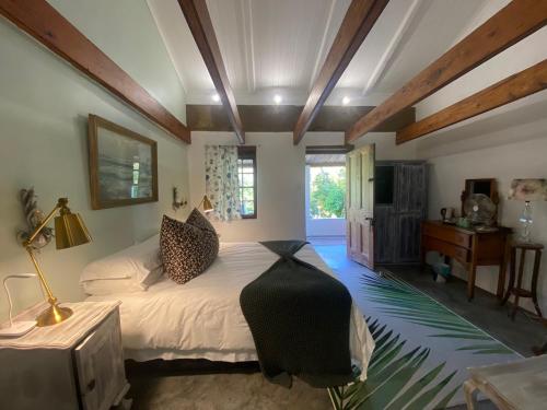 The Riverdeck Accommodation and Backpackers in جوكاما