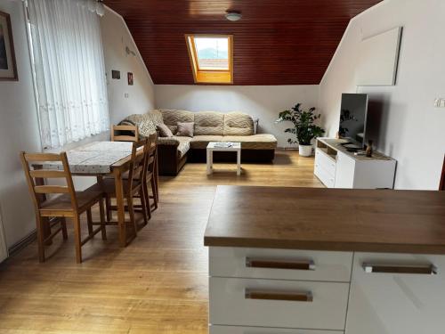 Tesis özellikleri, Rooms Apartma Cerknica in Cerknica