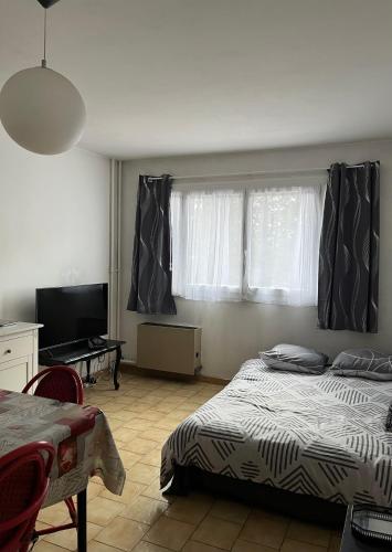 Appartement de 80m2 aux portes de Lyon avec ascenseur, balcon, parking