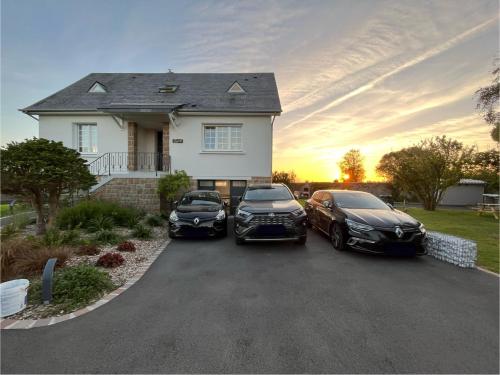Maison familiale face à la mer (Maison familiale face a la mer) in Regneville-Sur-Mer
