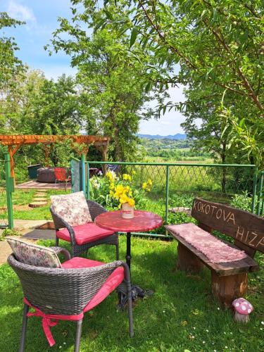 A környék, Kokotova hiža (Kokotova hiza) in Hrascina