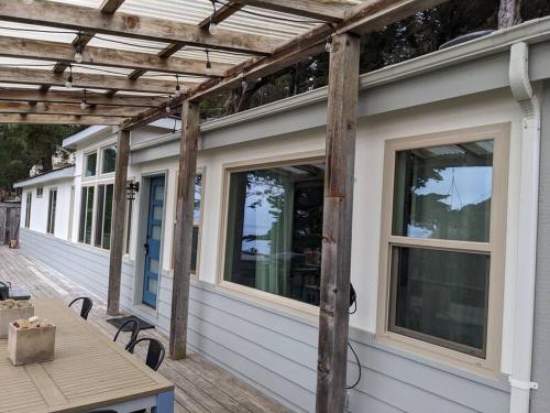 Cypress House (Historic Coast Guard property) in Point Arena (CA)