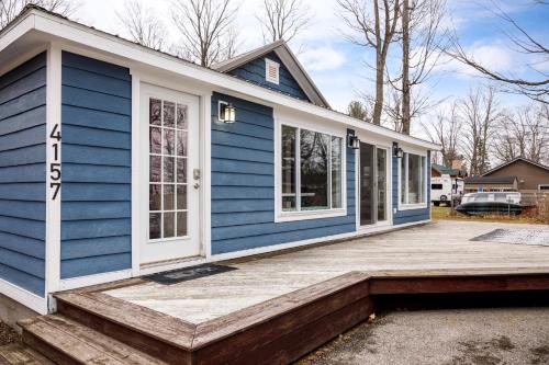 Green Lake Central Cottage in Interlochen, USA