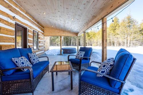 Cottontail Cabin with Hot Tub and wood fired Sauna