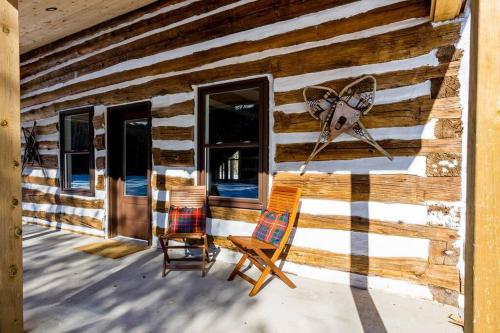 Cottontail Cabin with Hot Tub and wood fired Sauna