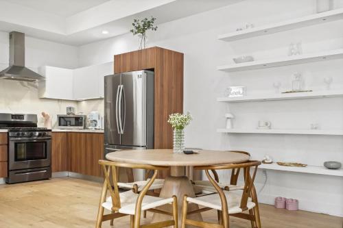 Scandinavian 2BR, 2Bath Townhome, Pet & Kid Friendly, Free Parking, 10min to Venice Beach!, Los Angeles (fotografie 9)