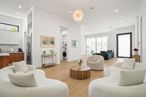 New Lavish Elegant 3BR Home in Mar Vista, Pet Friendly! 10min to Venice Beach!, Los Angeles (fotografie 7)