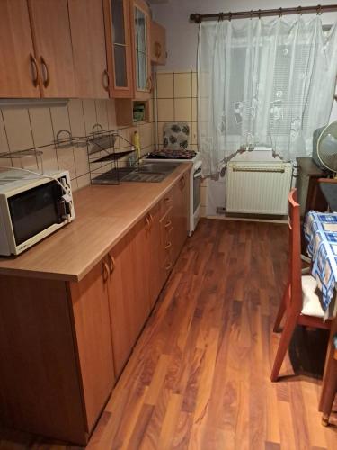 Kitchen, Marie in Petrkovice