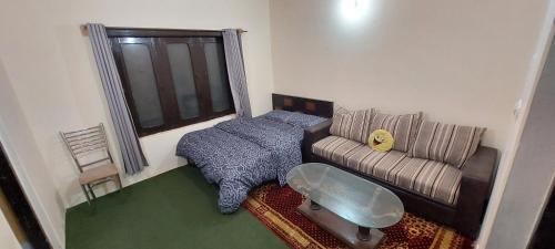 Deluxe Double Room with Bath image 2