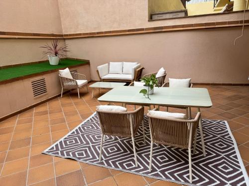 Private terrace 1BR apt - 4min walk to the beach 5