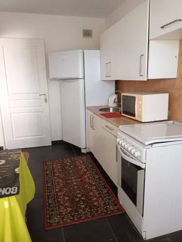 Appartement F2 near Source de l'Avy