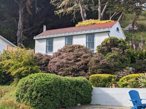 Boathouse Cottage (Historic Coast Guard property)