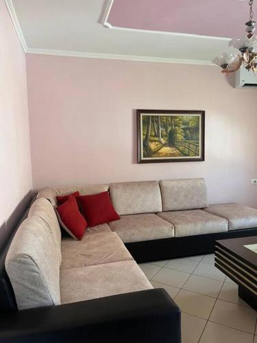 One-Bedroom Apartment image 4