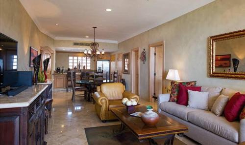 Beach estancia suite - Tap to explore photos