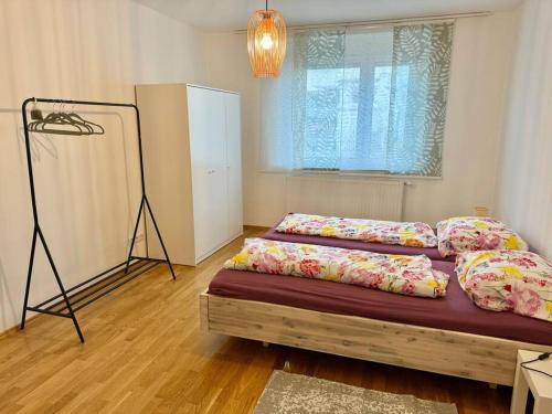 60 m2 Apartment near Airport - Free Parking