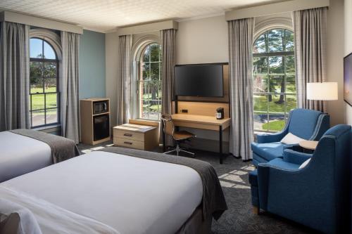 2 queen beds