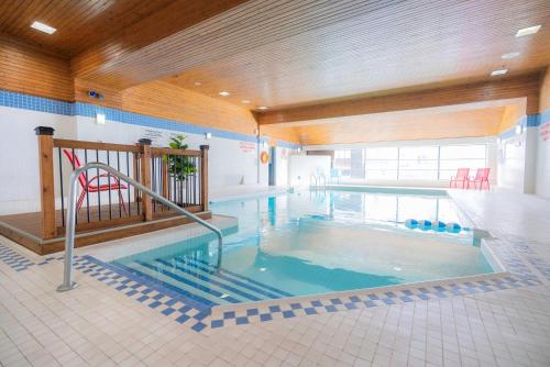 Swimming pool, Les Suites Hotel Ottawa in Ottawa (ON)
