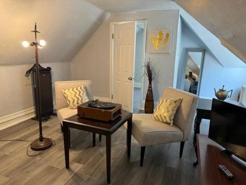 Master Suite Serenity on Banksville Pittsburgh in Pittsburgh, USA