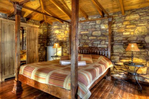 Petrina House – Agkistro, IL