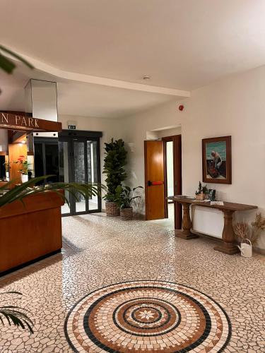 Hotel Eden Park - image 8