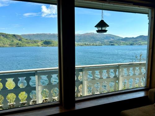 สภาพแวดล้อมโดยรอบ, Magnar in เอทน่ะ