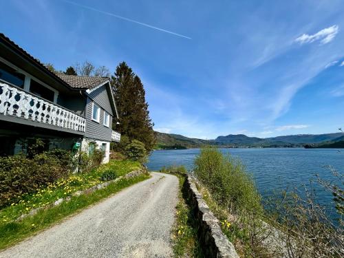 สภาพแวดล้อมโดยรอบ, Magnar in เอทน่ะ