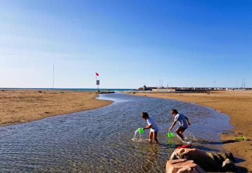 Good Atmosphere Apartment Good Atmosphere Apartment