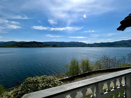 ระเบียง/ชานเรือน, Magnar in เอทน่ะ