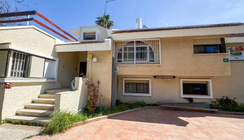 Apartment with patio and parking