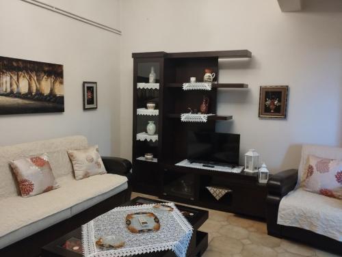 設施, Fotinishouse in 卡納拉基