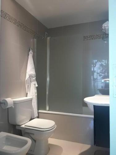 One-Bedroom Apartment image 6