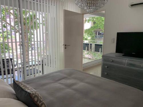 One-Bedroom Apartment image 5